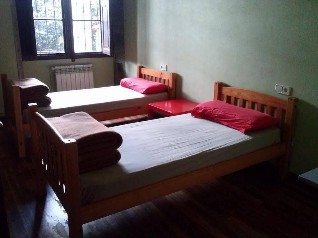Roots & Boots Hostel *